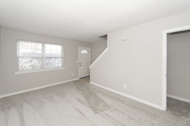 Building Photo - 1305 Mathis Ferry Rd