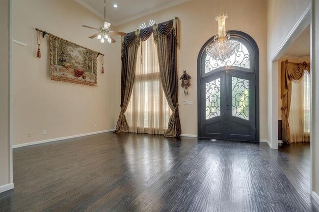 Building Photo - 2613 Brookside Dr