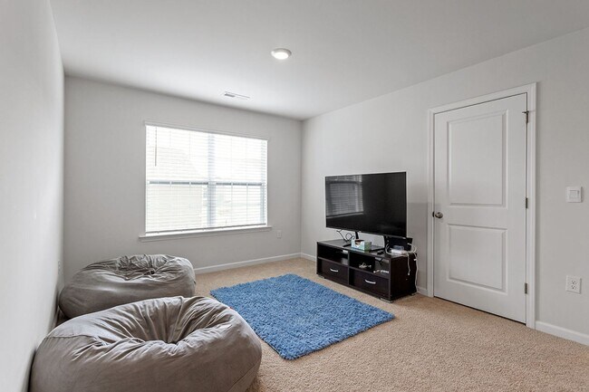 Building Photo - Spacious 5 BR for Rent in Wendall-Availabl...