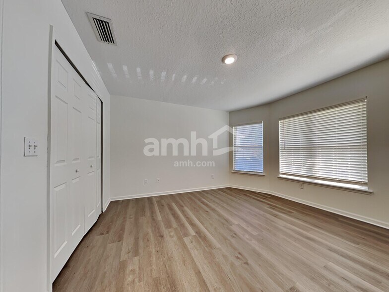 Building Photo - 2360 Cherokee Cove Trl