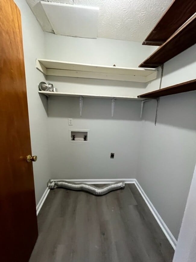 Building Photo - 314 Walters Ln