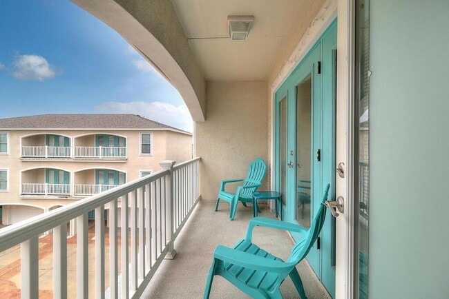 Building Photo - 14422 Verdemar Dr