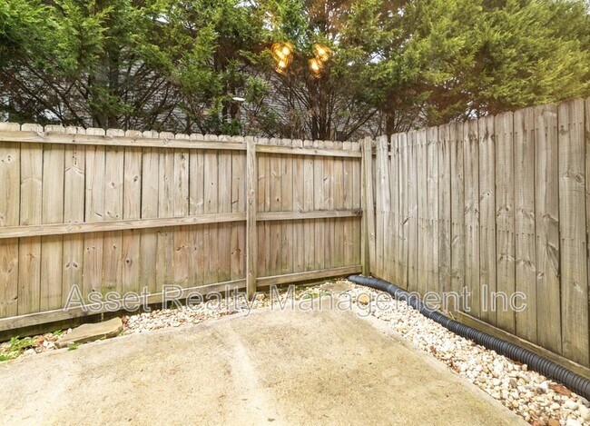 Building Photo - 2705 Sood Rd