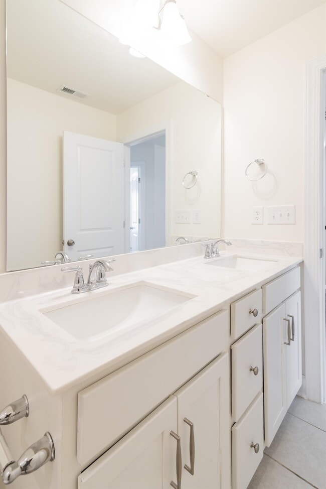 Building Photo - 2148 Bexar Trl
