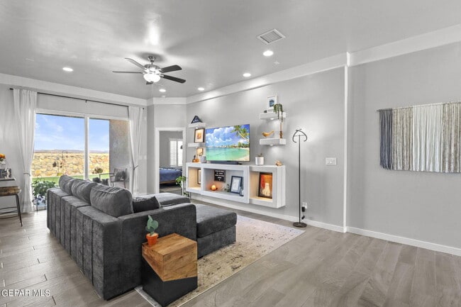 Building Photo - 2332 Tierra Delmonte Dr
