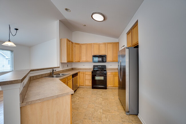Building Photo - 2963 Saganashkee Ln