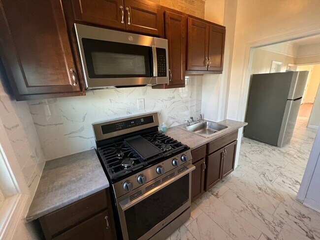 Building Photo - 109 Walker St