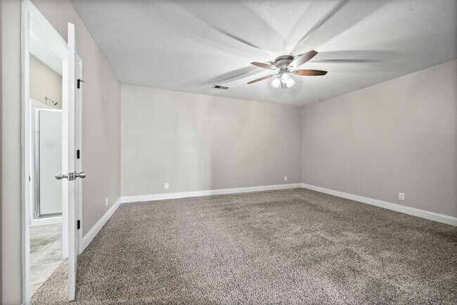 Building Photo - Pet Friendly Four Bedroom with Basement!