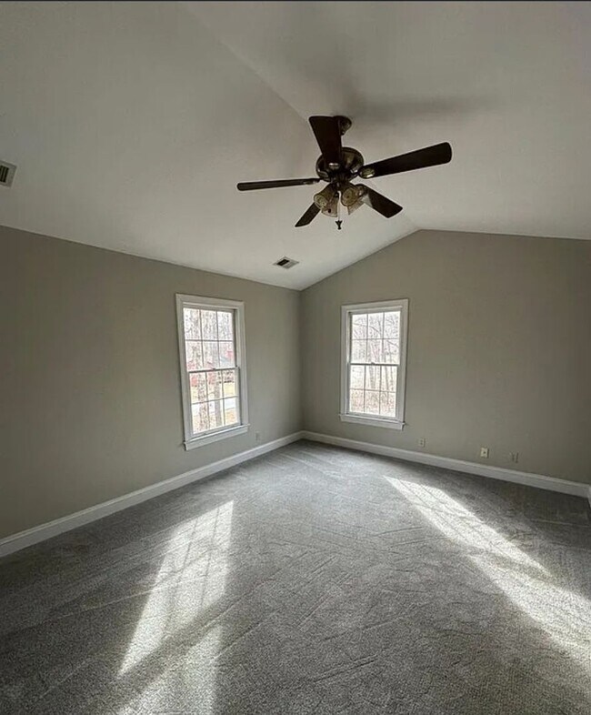 Building Photo - 203 Nottingham Rd