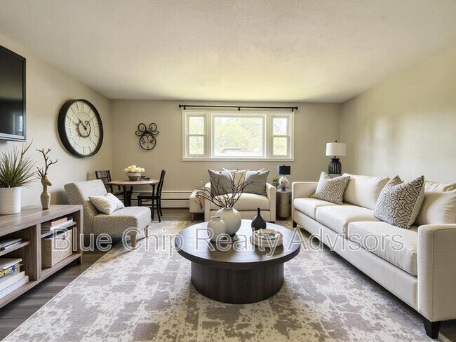 Building Photo - 7 Meisner Cir