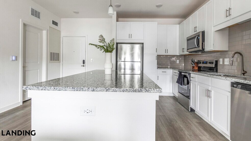 Building Photo - 12525 Tibbets Ln