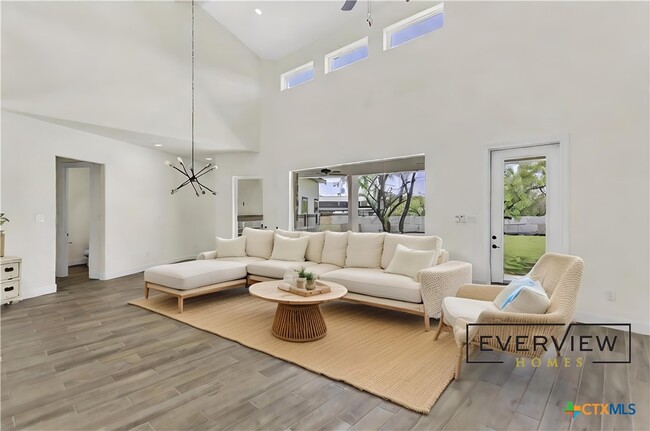 Building Photo - 305 Fire Dance