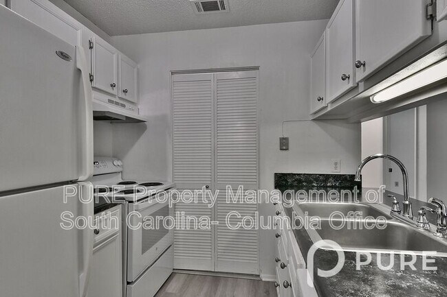 Building Photo - 207 Weddell St