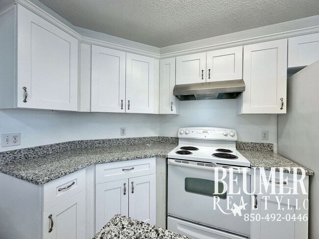 Building Photo - Fantastic Located Home Near NAS for Rent