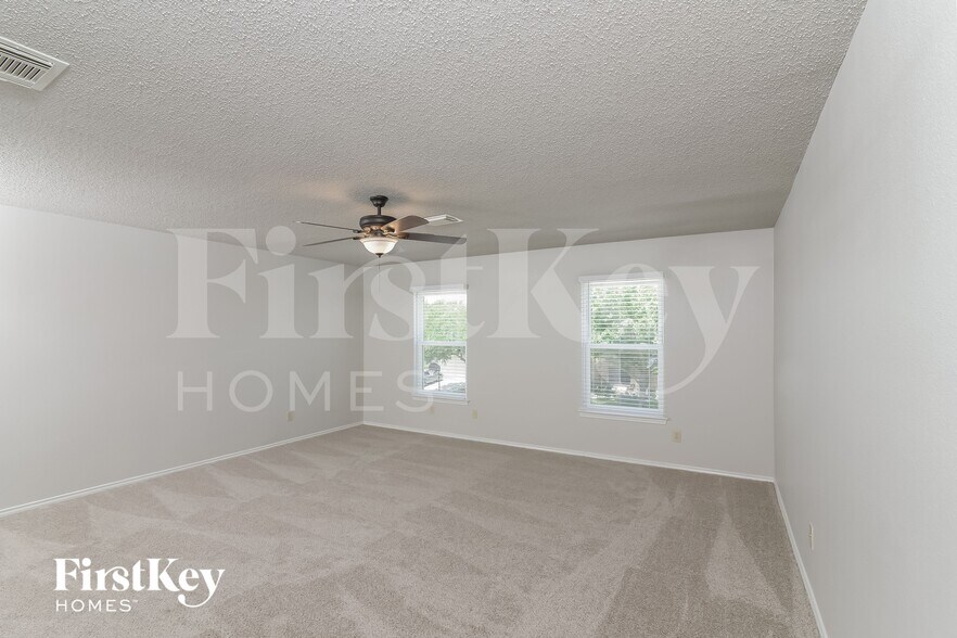 Building Photo - 2652 Westover View