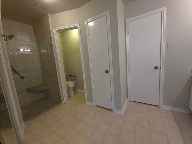 Building Photo - 12830 Careywood Dr