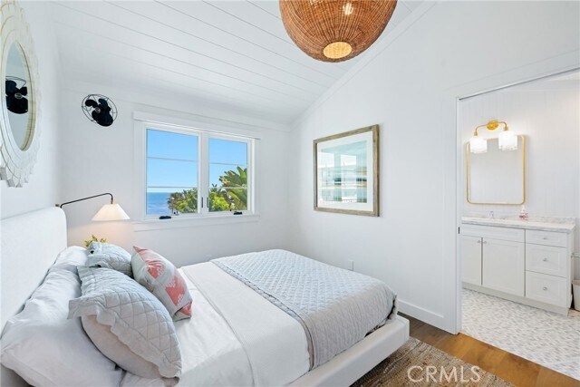 Building Photo - 360 Cliff Dr