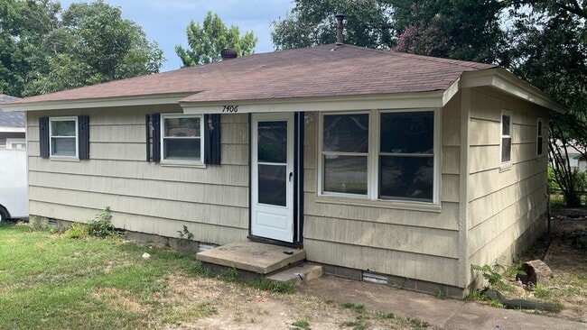 Building Photo - 7406 Twin Oaks Rd