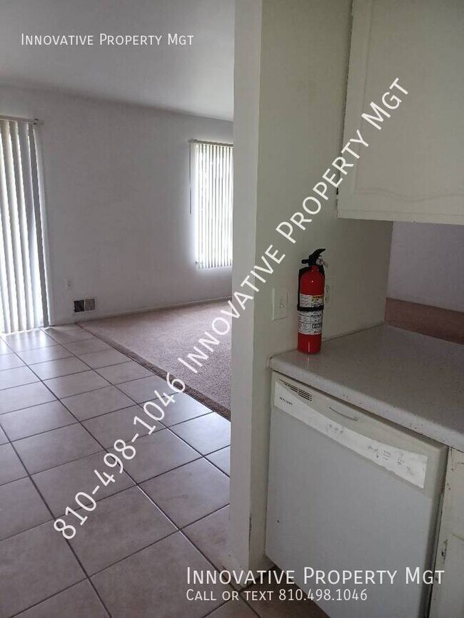 Building Photo - 6009 Holiday Gardens Dr