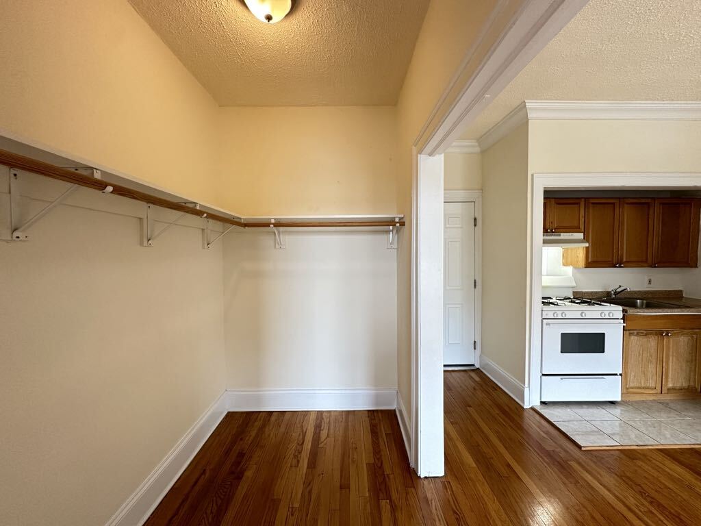 Building Photo - 2737 N Spaulding Ave