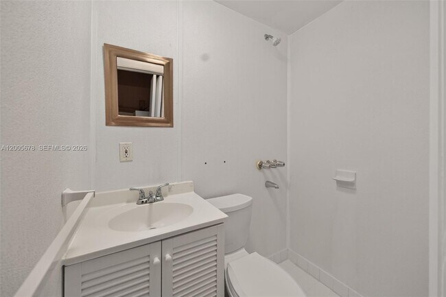 Building Photo - 1237 Aduana Ave