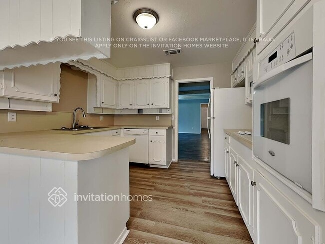 Building Photo - 2617 Natalie Dr