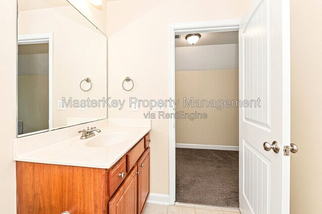 Building Photo - 725 Keystone Park Dr