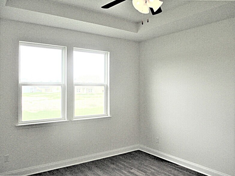 Building Photo - 3278 Roundabout Dr