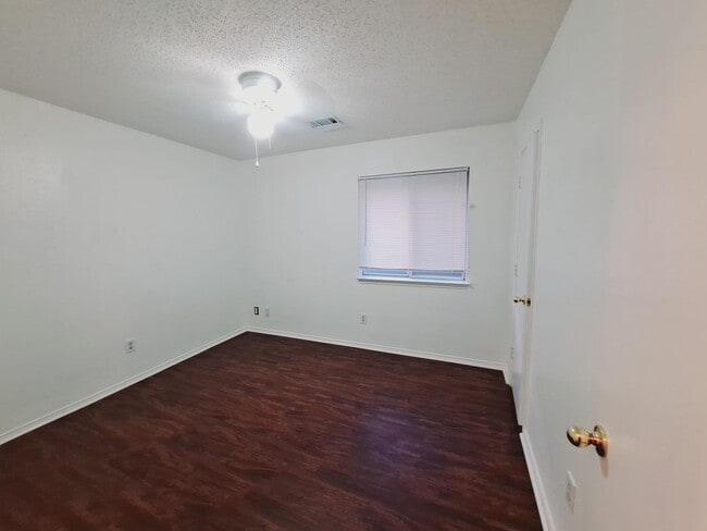 Building Photo - 2 Story 3/2.5/2 with 2 living and 2 dining...