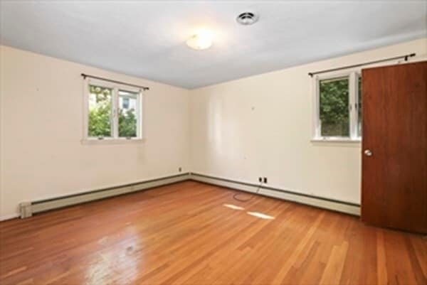 Building Photo - 11A Centre Ln