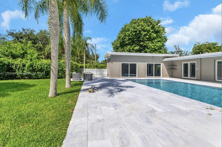 Pool/Patio - 12401 SW 80th Ave