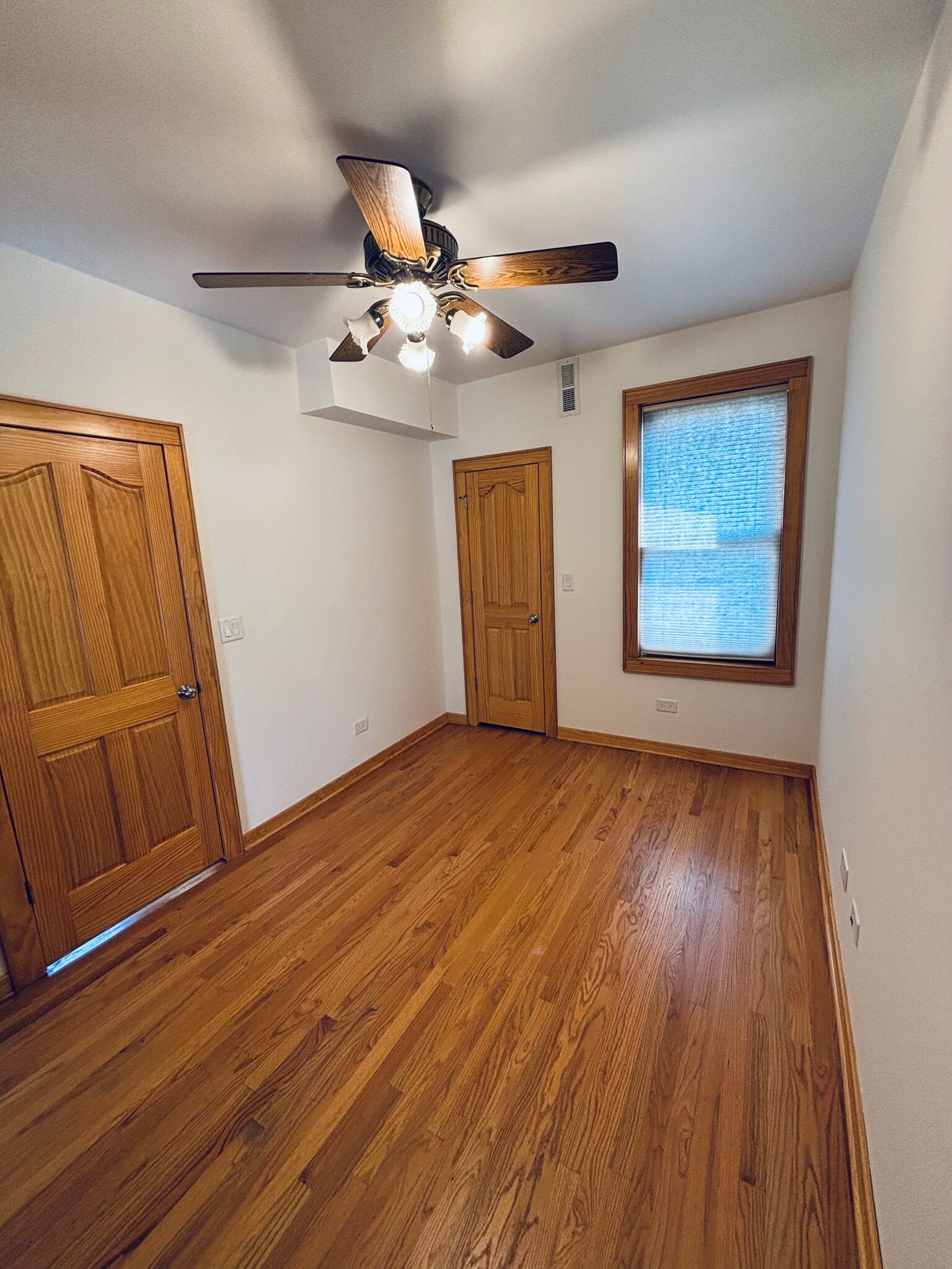 Back Bedroom - 2318 W Diversey Ave