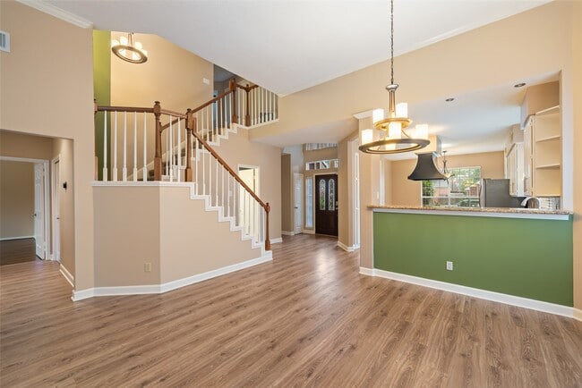 Building Photo - 7911 Hidden Oaks Ln