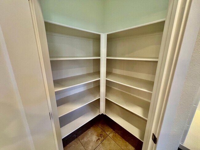 Building Photo - Application Pending! Lovely 4 bedroom 2.5 ...