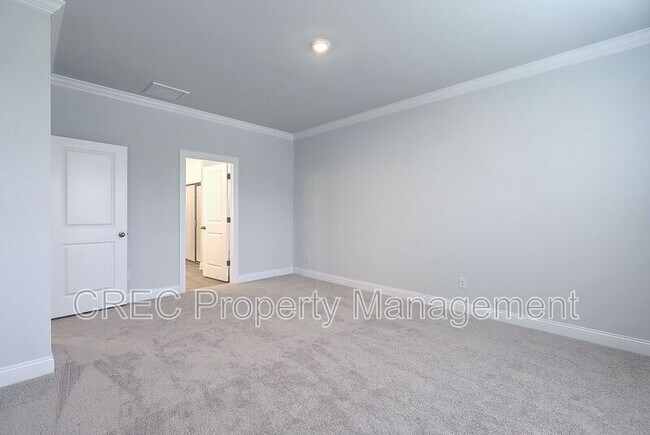 Building Photo - 166 Whaler Ave