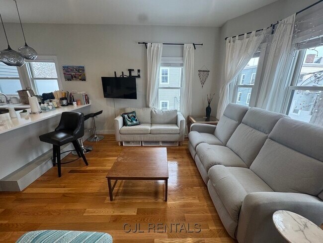 Building Photo - 9 Harding St