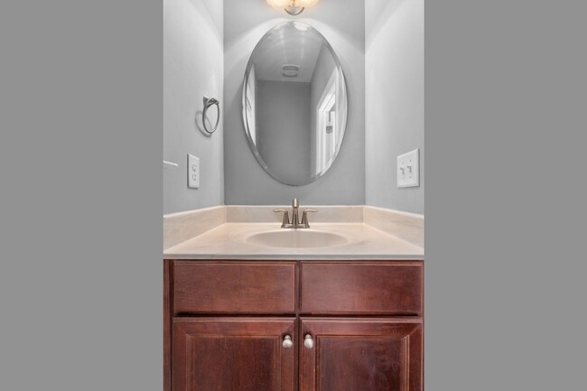 Building Photo - Stunning 5BR House in Holly Springs