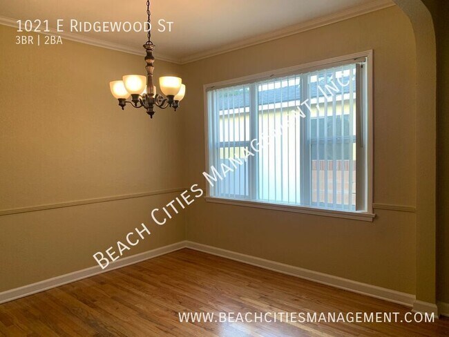 Building Photo - 1021 E Ridgewood St