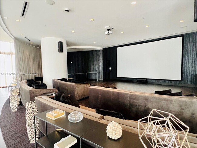 Building Photo - 851 NE 1st Ave