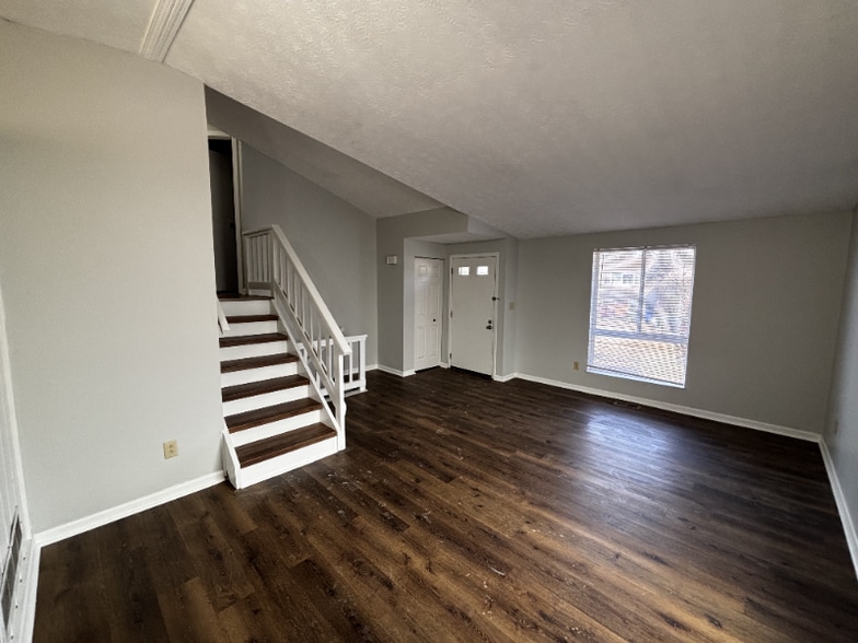 Building Photo - 3333 Chetwood Pl