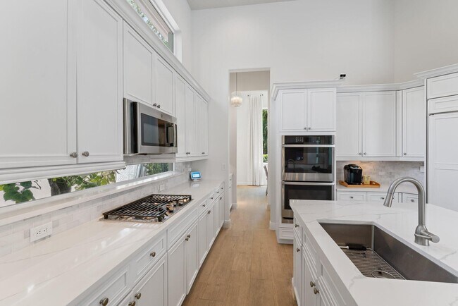 Building Photo - 128 Abondance Dr