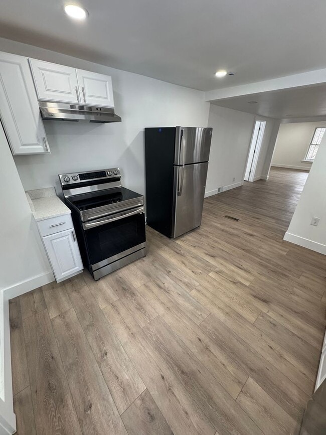 Building Photo - 1148 East St