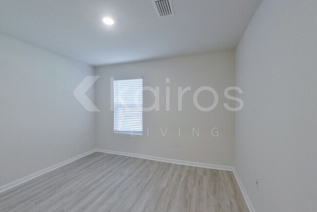 Building Photo - 321 Monarch Ln