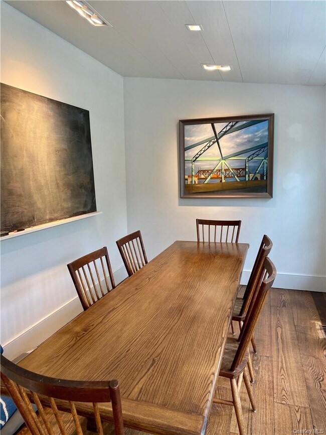 Building Photo - 333 Hook Rd