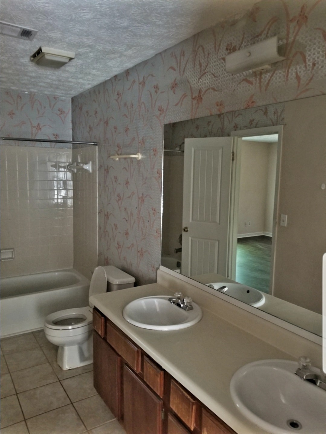 Building Photo - 2368 Wingfoot Pl