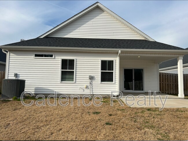 Building Photo - 1626 Grey Cliff Run