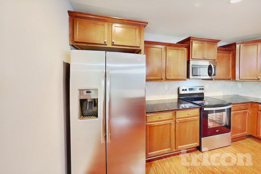 Building Photo - 5633 Idlewild Rd N