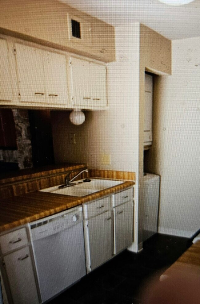 Building Photo - 3843 Barrington St