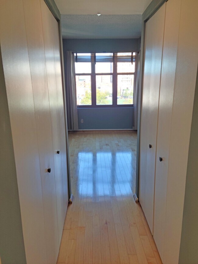 Building Photo - 1401 17th St NW