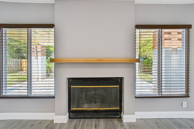 Building Photo - 528 Manor Dr